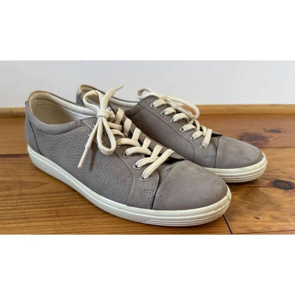 ECCO Soft Taupe/ Gray Leather Lace Up Sneakers Women's Size 10 Comfort Casual